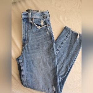 Abercrombie & Fitch Ultra High Rise Mom Jeans